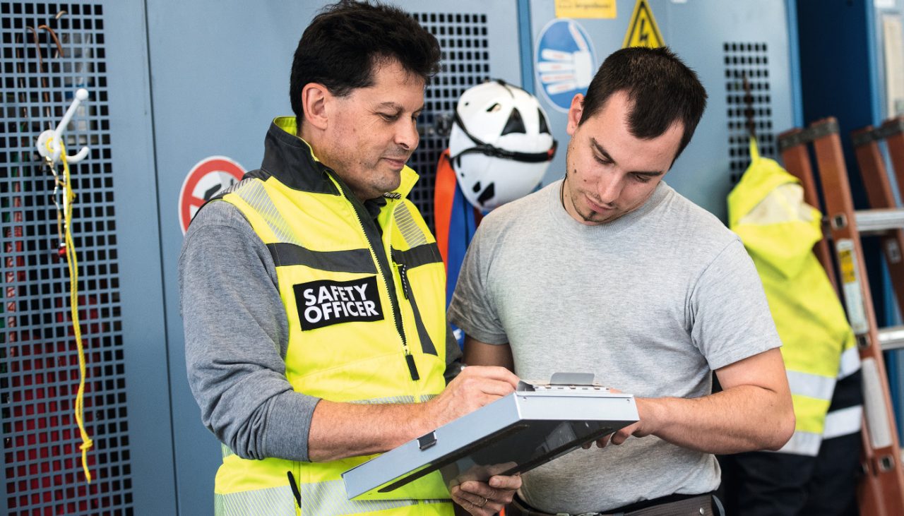 Hilti ON!Track training, supervisor, safety officer, certificates, health, safety, ladder, helmet,