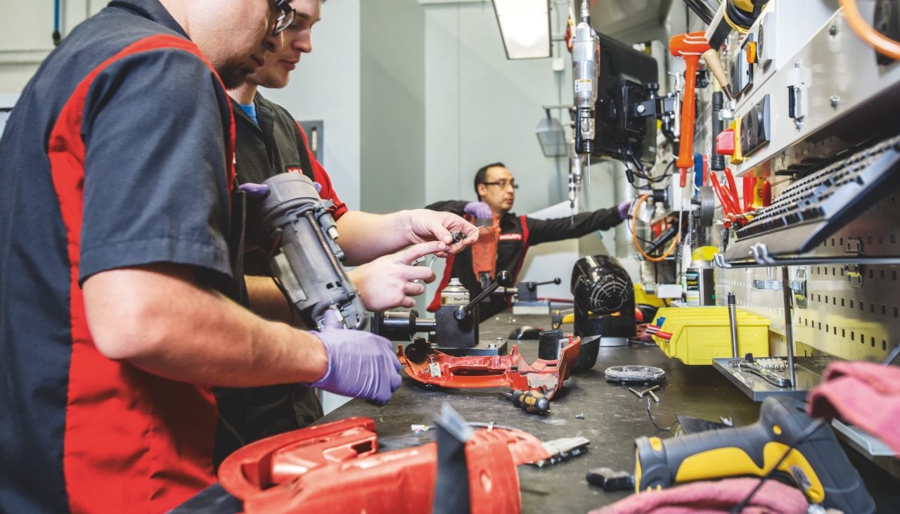Repair, People, Toolbox, Warehouse, Handling, HNA Repair, People, Toolbox, Warehouse, Handling, HNA