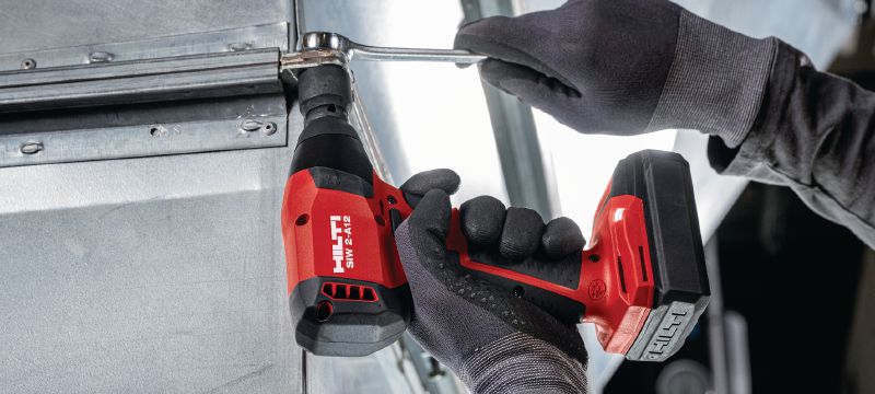 SIW 2-A12 cordless impact wrench Subcompact-class cordless impact wrench with 3/8 friction ring anvil for economical anchoring and bolting, especially in cramped spaces Applications 1