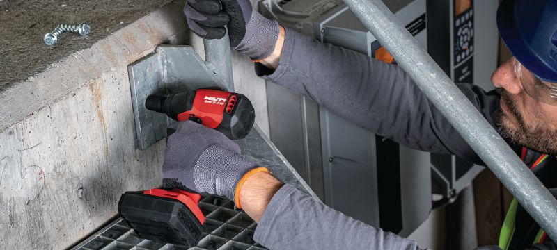 SIW 2-A12 cordless impact wrench Subcompact-class cordless impact wrench with 3/8 friction ring anvil for economical anchoring and bolting, especially in cramped spaces Applications 1