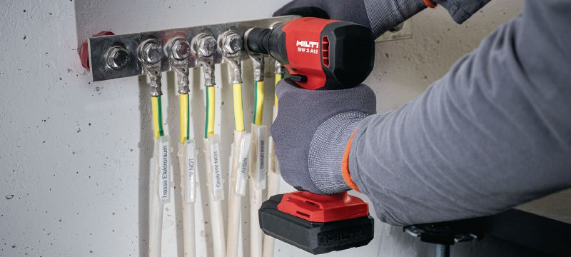 SIW 2-A12 cordless impact wrench Subcompact-class cordless impact wrench with 3/8 friction ring anvil for economical anchoring and bolting, especially in cramped spaces Applications 1