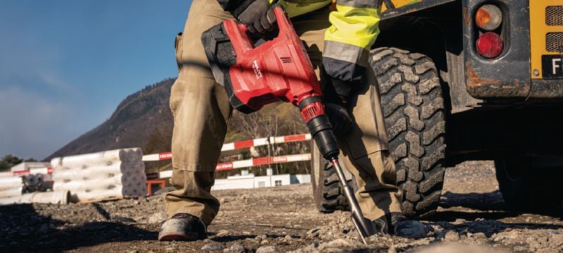 TE 60-22 Cordless rotary hammer Powerful and cordless SDS Max (TE-Y) rotary hammer with Active Vibration Reduction and Active Torque Control for heavy-duty concrete drilling and chiseling (Nuron) Applications 1