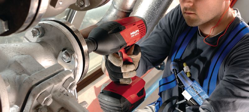SIW 22T-A 3/4 Cordless impact wrench Ultimate-class 22V high-torque impact wrench with 3/4 through hole anvil for anchoring and bolting Applications 1