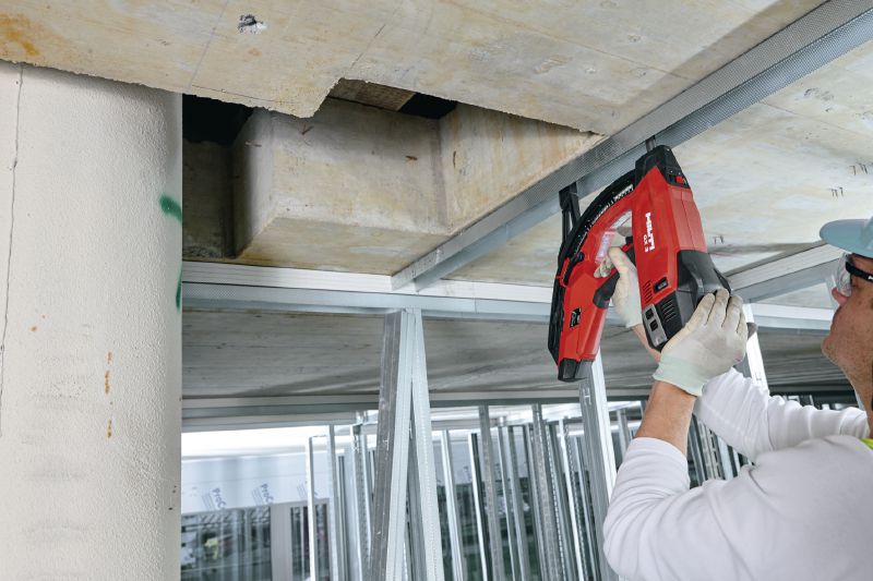 GX 3 Gas-actuated fastening tool Gas nailer with single power source for metal track, electrical, mechanical and building construction applications Applications 1